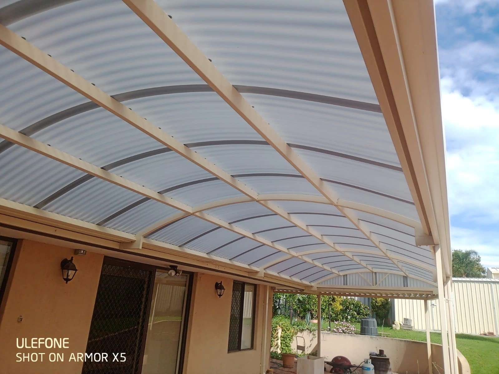 Aubin Grove Curved Patio