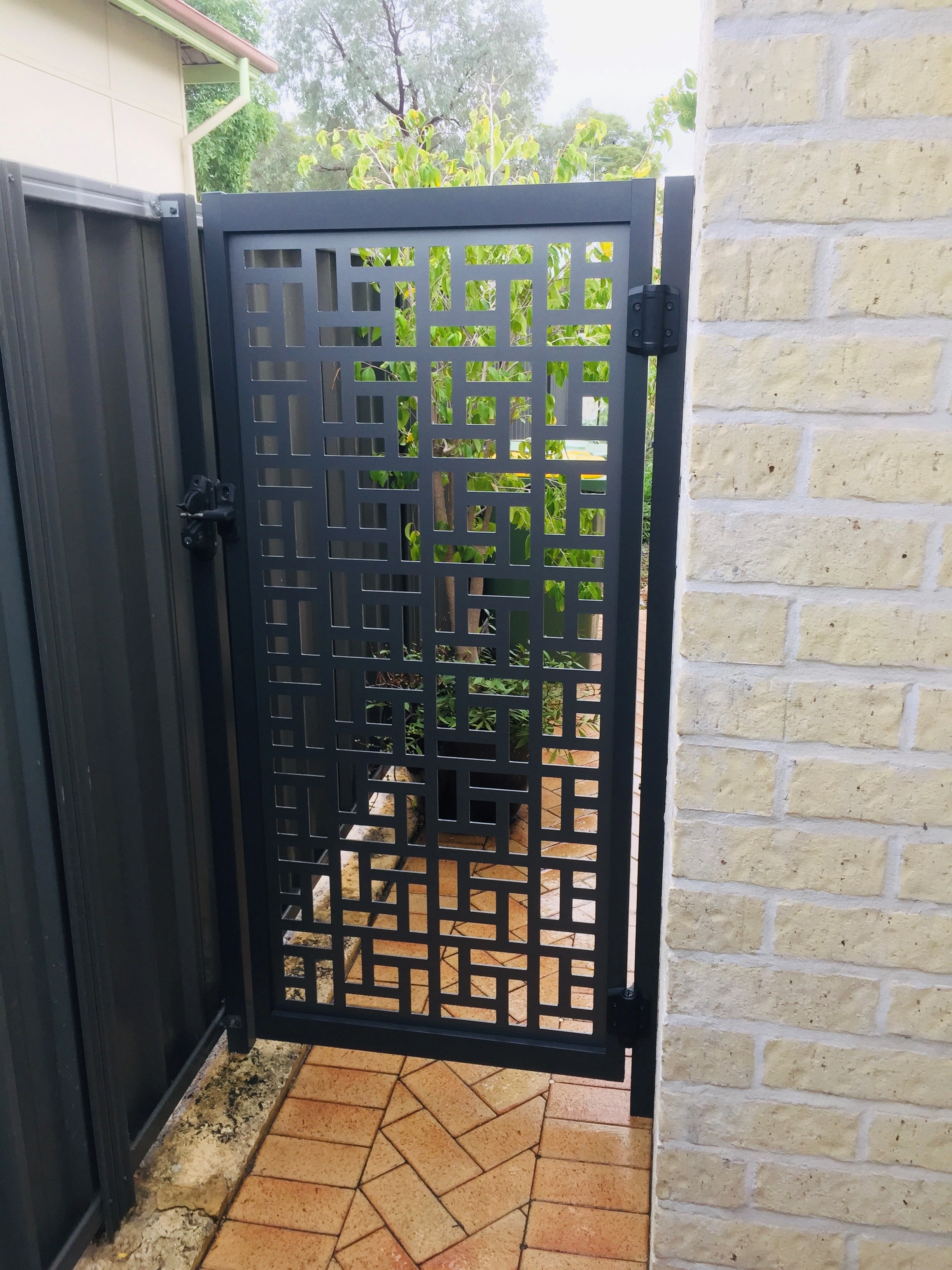 Custom Screening Gates