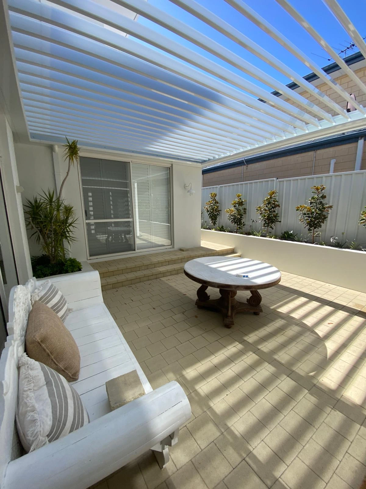 Alcove Lumex Louvre Roof